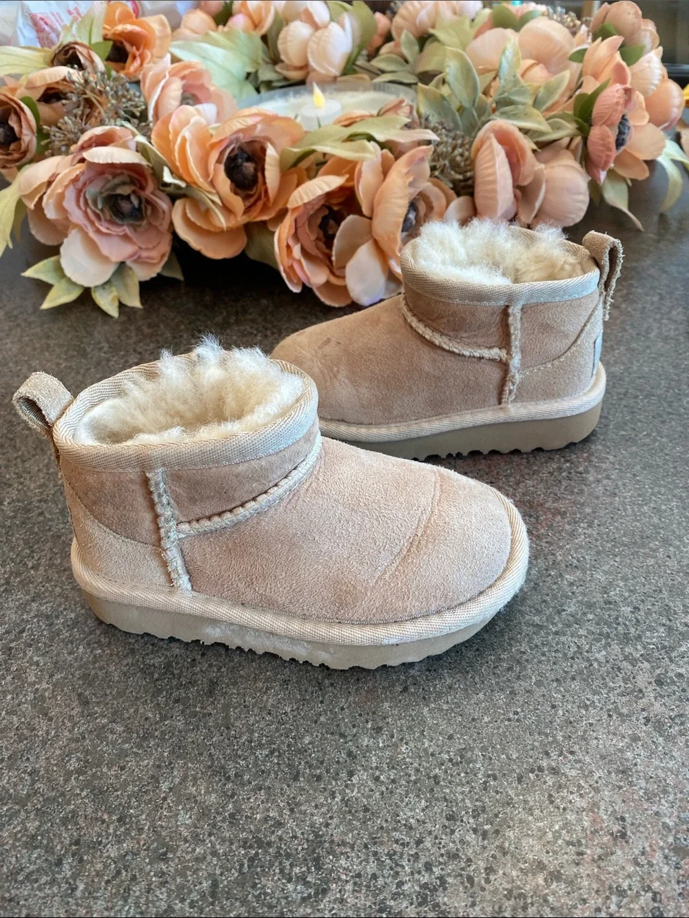 UGG Kids Cozy Short Zip Boot - Light Brown
